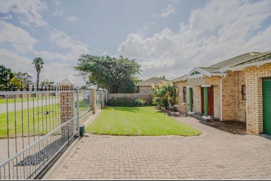 5 Bedroom Property for Sale in Overbaakens Eastern Cape